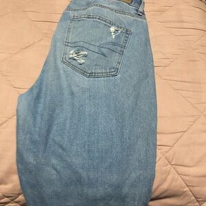 im selling an size 10 , american eagle straight jean , cropped a bit.